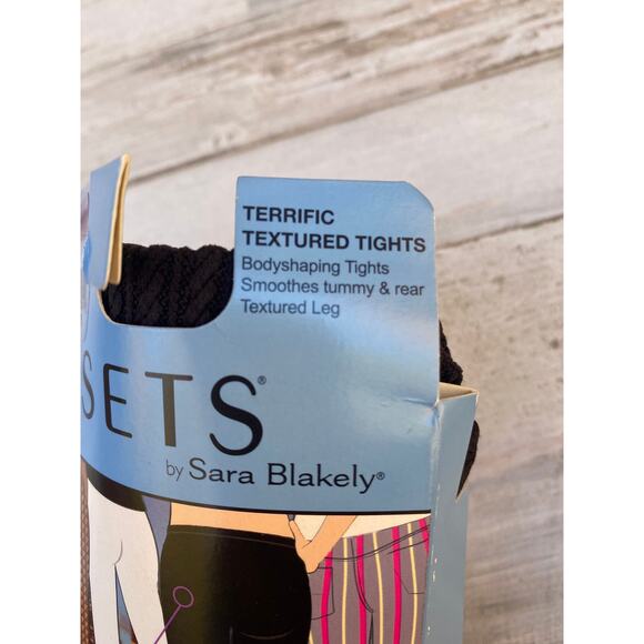 Assets by Sara Blakely Terrific Textured Black Tights SZ 5 A100288 - Picture 4 of 5
